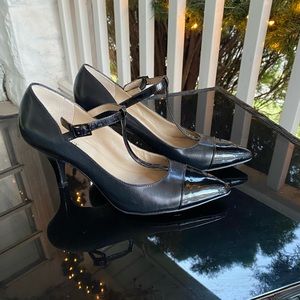 Ellen Tracy Bragg black pumps